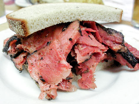 How to eat pastrami